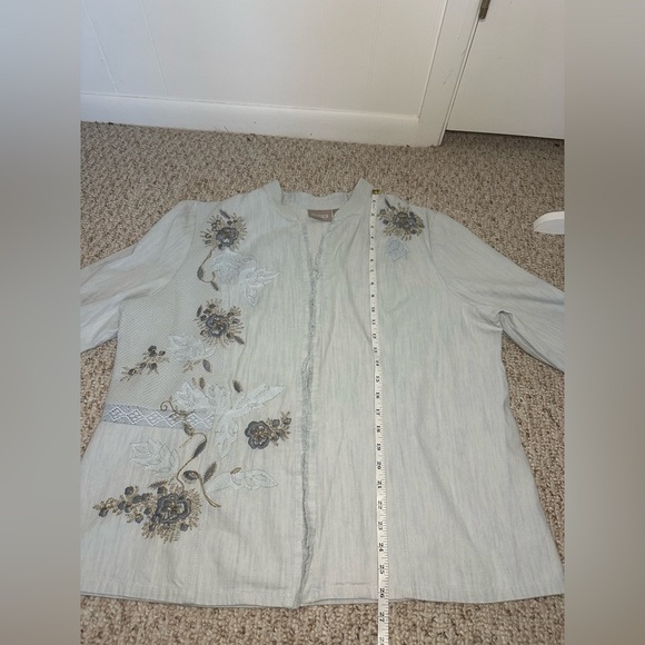 Chico's Gray Cape with Sparkly Shoulder Details size 3 or L - Picture 7 of 12